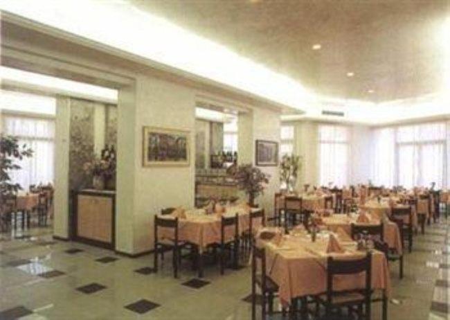 Hotel Colorado Lido di Jesolo Luaran gambar